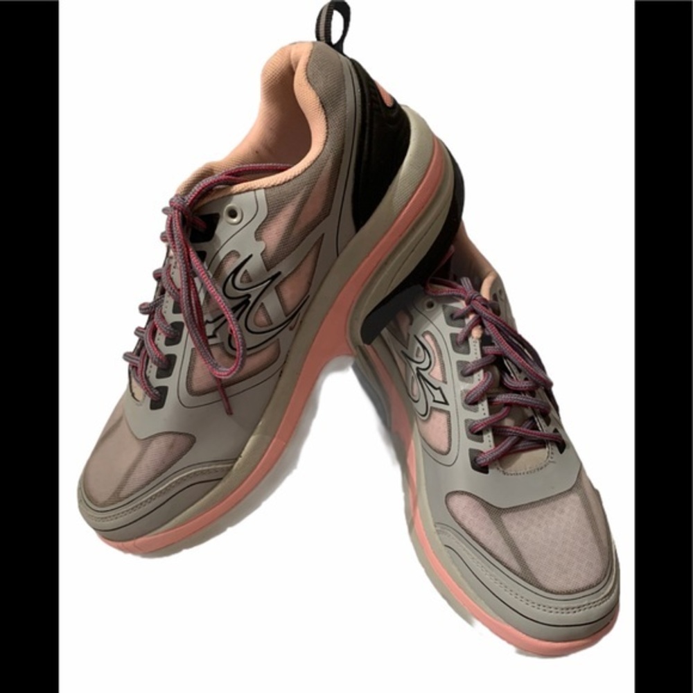 Women’s GDEFY Mighty Walk Athletic Shoes. Size 11